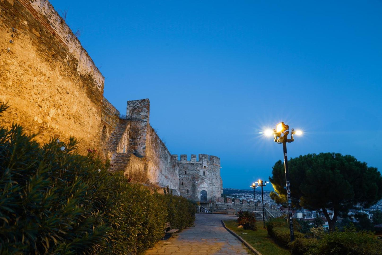 Ferienwohnung Beyond The Castle Thessaloniki Exterior foto